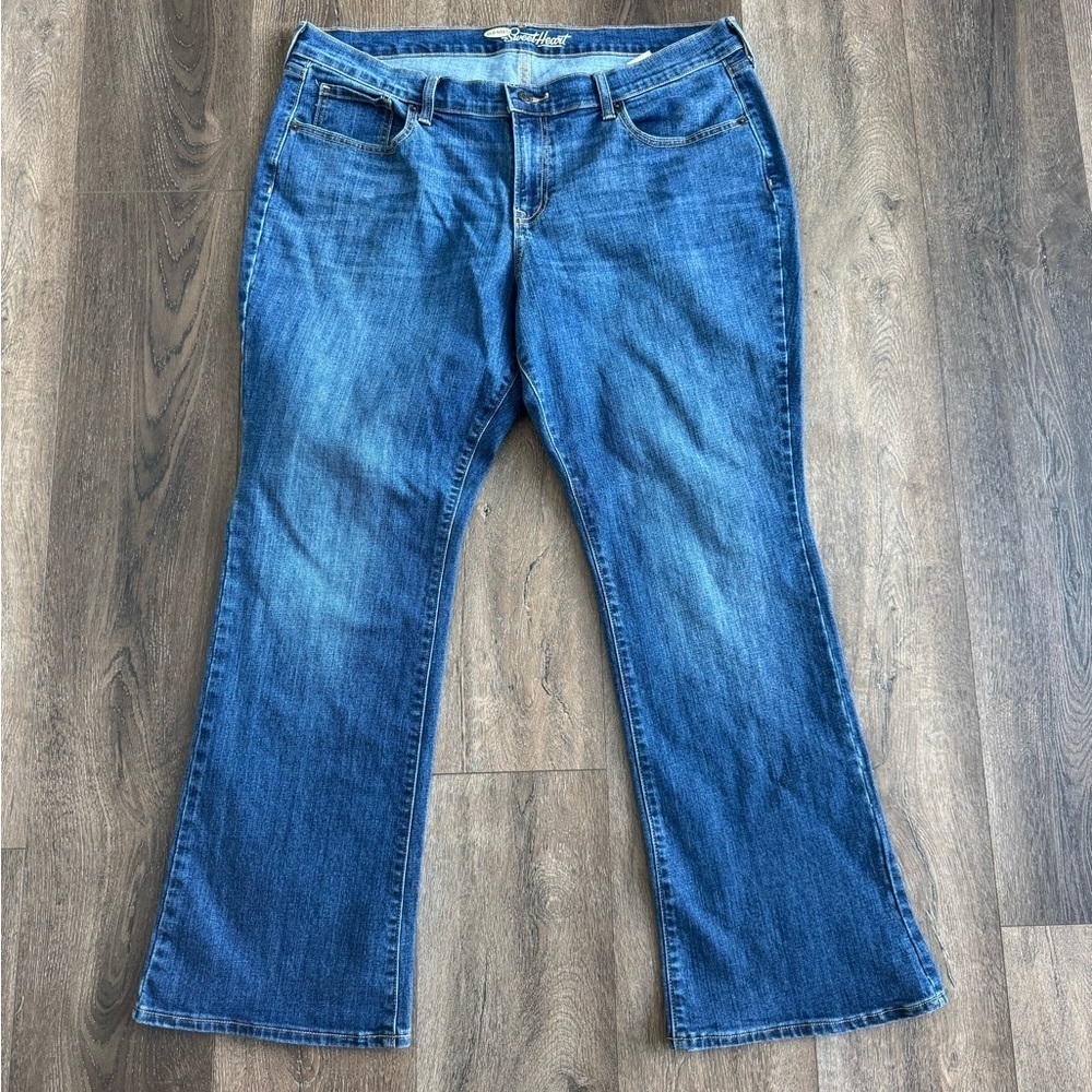 Old Navy Jeans. Women’s size 16. Excellent used condition- like new!